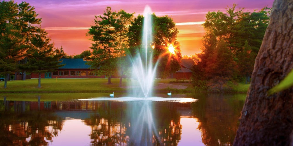 7 Amazing Benefits of a Floating Pond Fountain